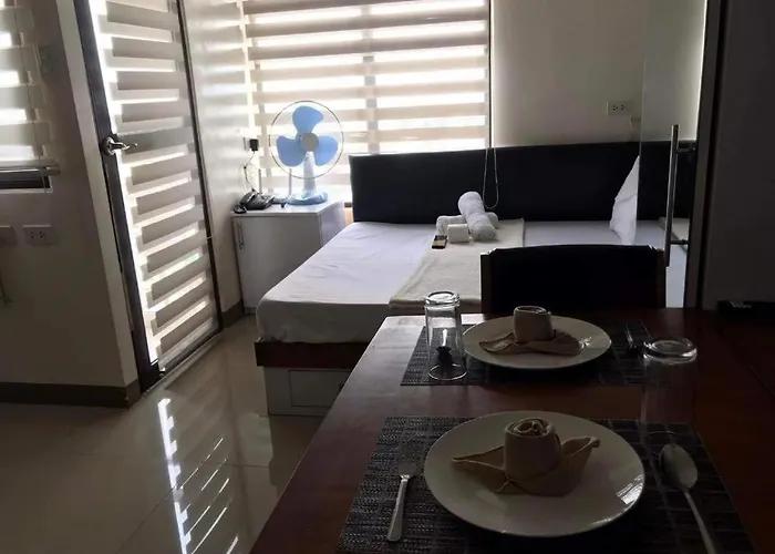 Mabolo Garden Flat A9 Rooftop Pool Shortwalk To Ayala Mall