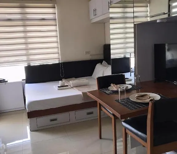 Mabolo Garden Flat A9 Rooftop Pool Shortwalk To Ayala Mall Aparthotel