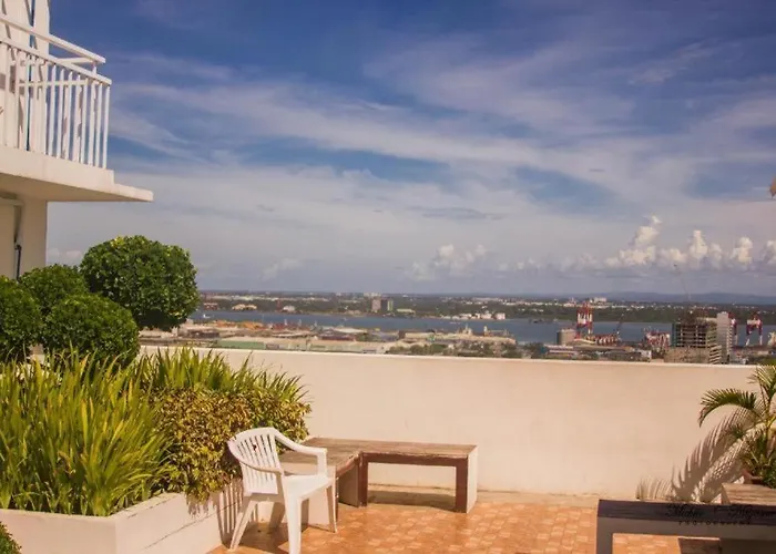 Mabolo Garden Flat A9 Rooftop Pool Shortwalk To Ayala Mall Aparthotel